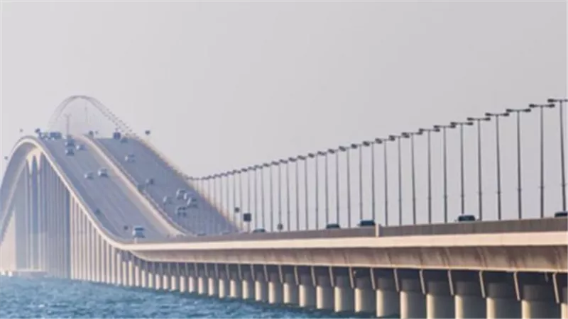 جسر الملك فهد يعلن شروط عبور العمالة والمركبات 2025.. إليك التفاصيل الكاملة