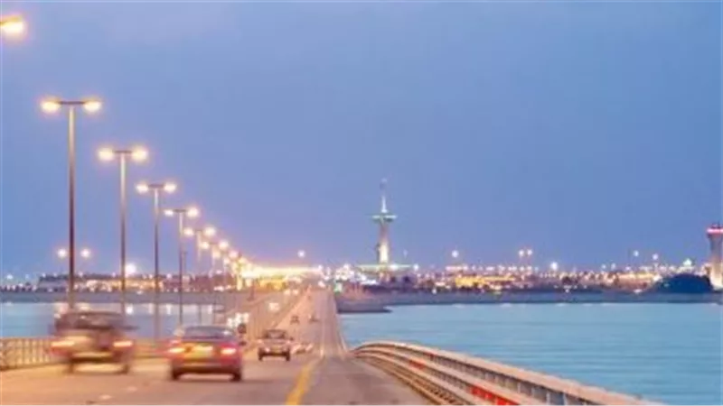 25 ريالًا رسوم جديدة واشتراطات صارمة.. تحديثات هامة لعبور جسر الملك فهد في 2025
