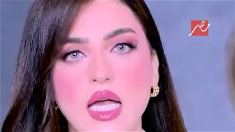 ياسمين عز تحسم الجدل: 