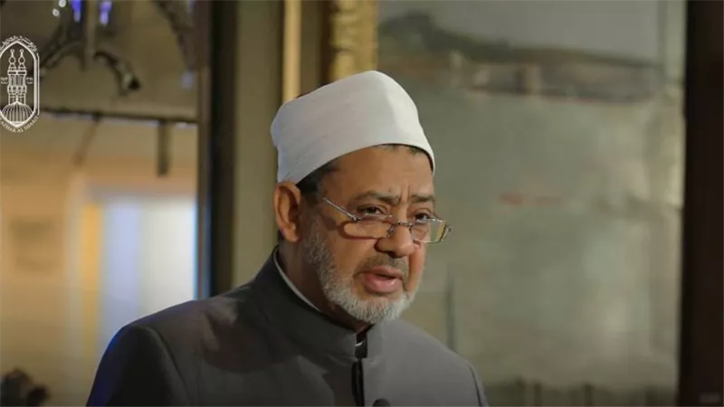 شيخ الأزهر الشريف يُعلق مكالمات تهنئة الأوائل ويلغي مؤتمر النتيجة تضامنًا مع غزة