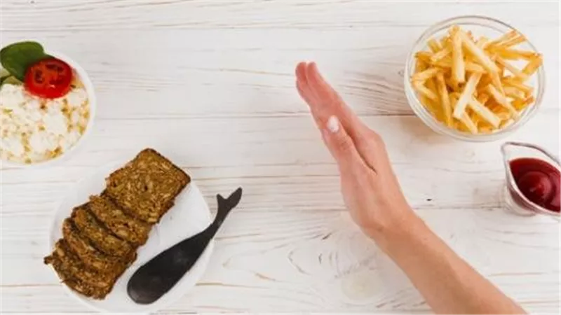6 أطعمة تسبب حرقة المعدة يجب تقليلها