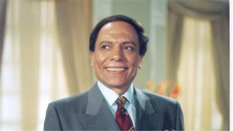 من هو عادل إمام؟ سيرة الزعيم الذي لا يغيب عن قلوب الجمهور