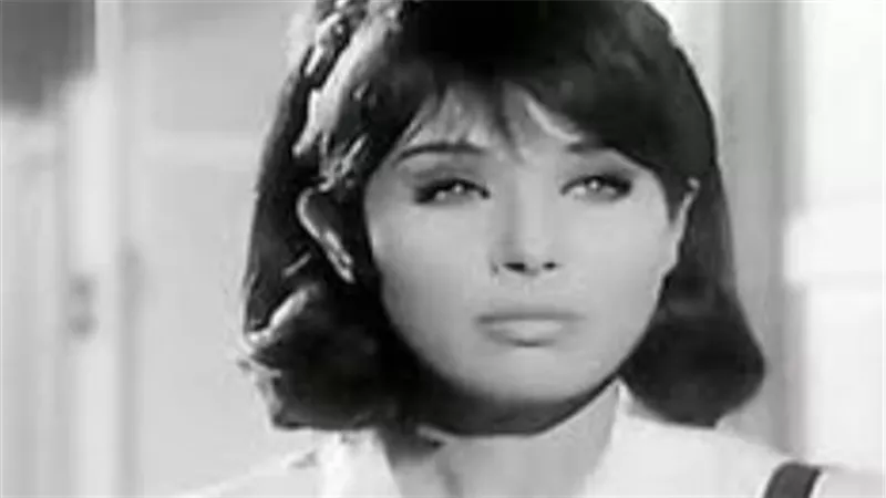 احتفالية خاصة للفنانة لبنى عبد العزيز في عيد ميلادها التسعين بمشروع 