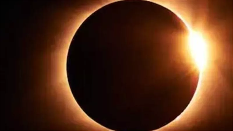 موعد كسوف الشمس 2025: الحقيقة الكاملة وراء الشائعات والحدث الفلكي المرتقب