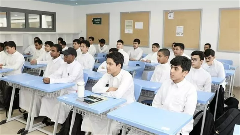 التقويم الدراسي 1447.. متى تبدأ وعودة المشرفين للمدارس والدراسة للطلاب؟