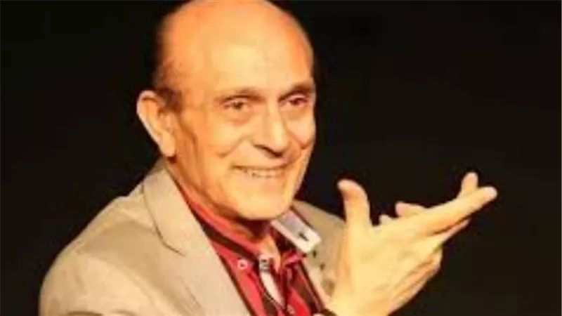 رحلة محمد صبحي من المسرح إلى قلوب الجماهير.. سيرة فنية ملهمة