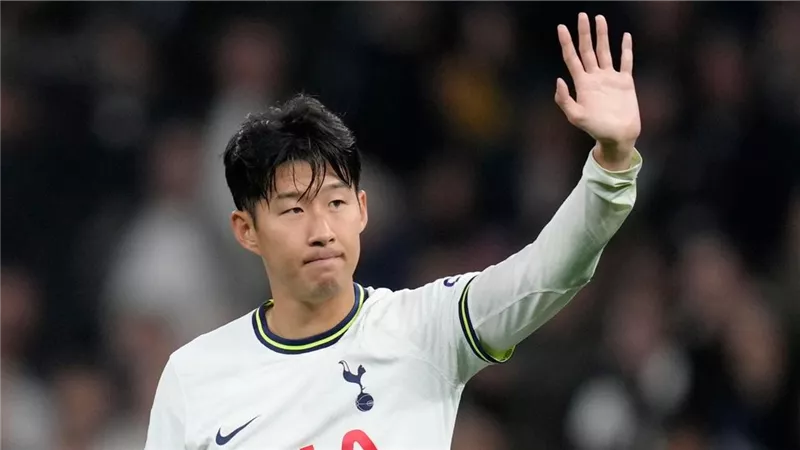 رسميا.. توتنهام يعلن رحيل قائده سون إلى الدوري الأمريكي