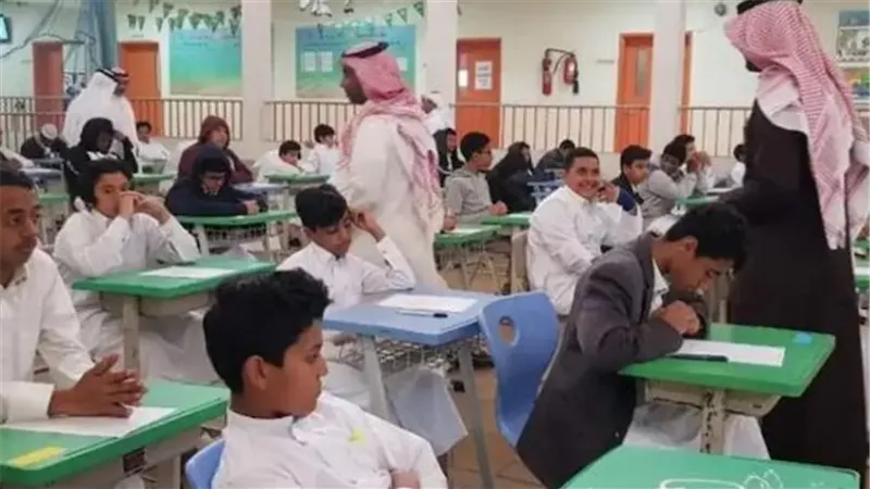 كل ما تريد معرفته عن نظام الفصول الثلاثة في التقويم الدراسي 1447