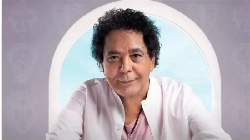 محمد منير يتعرض لوعكة صحية وتأجيل حفل العلمين الجديدة.. التفاصيل الكاملة وأحدث أعماله الغنائية
