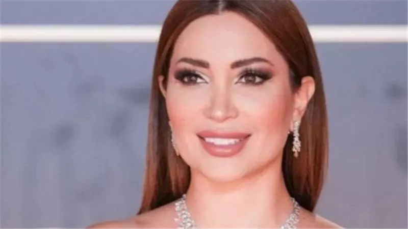 نسرين طافش تشعل إنستجرام بإطلالة جريئة وتعليق ناري