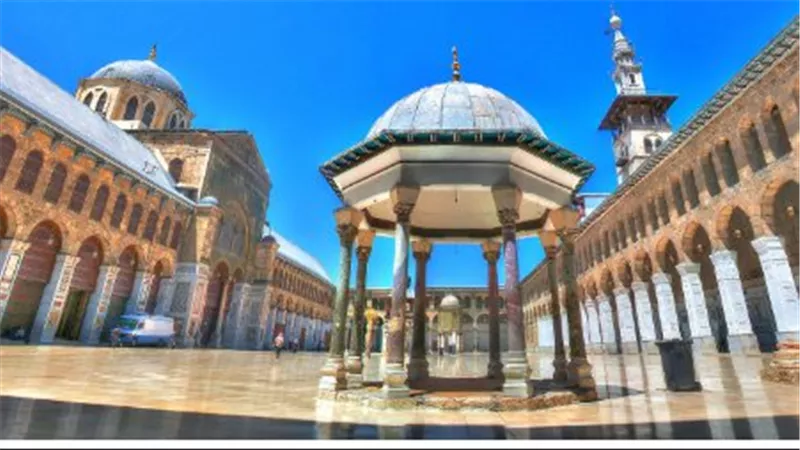 الجامع الأموي: تحفة معمارية وتاريخية في قلب دمشق