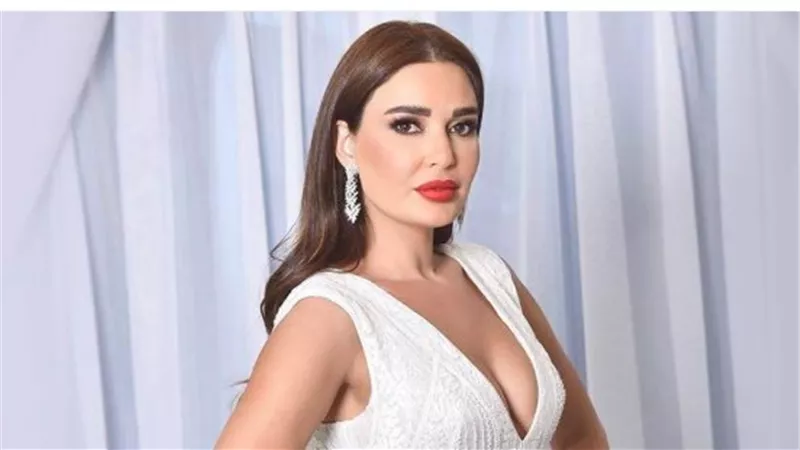 سيرين عبد النور: إطلالات أنيقة ومسيرة فنية لا تُنسى