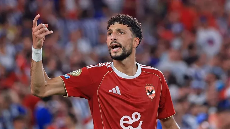 انتهاء الأزمة.. الأهلي يرسل البطاقة الدولية لـ وسام أبو علي إلى ناديه الأمريكي