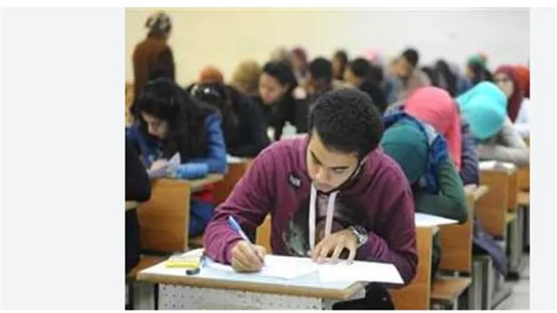الشعبة الأدبية: دراسة التاريخ والجغرافيا والإحصاء بنظام البكالوريا
