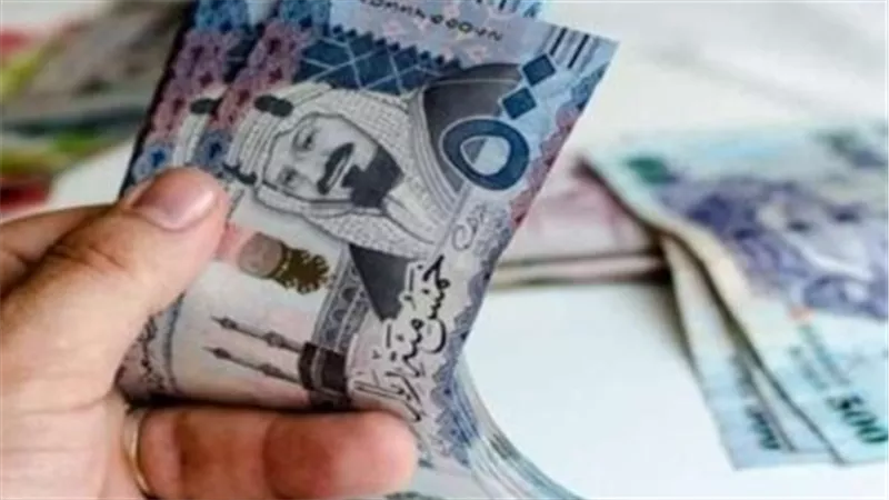 حقيقة صرف راتب مضاعف لموظفي الدولة في السعودية أغسطس 2025