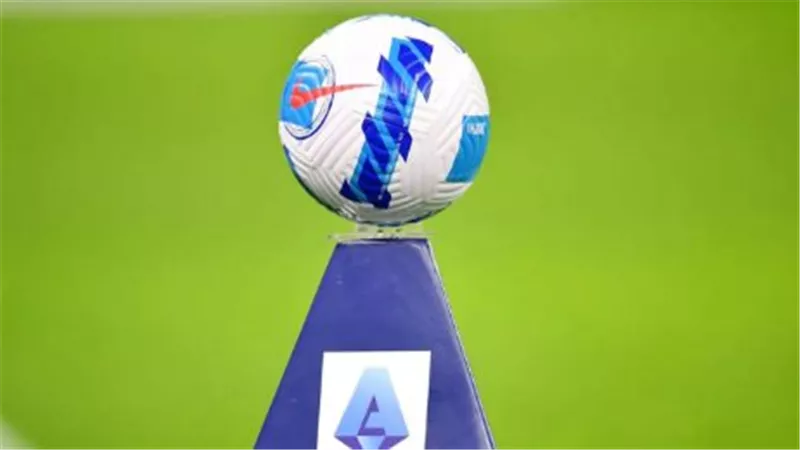مشاهدة الدوري الإيطالي 2025: المتعة الكروية تعود من جديد