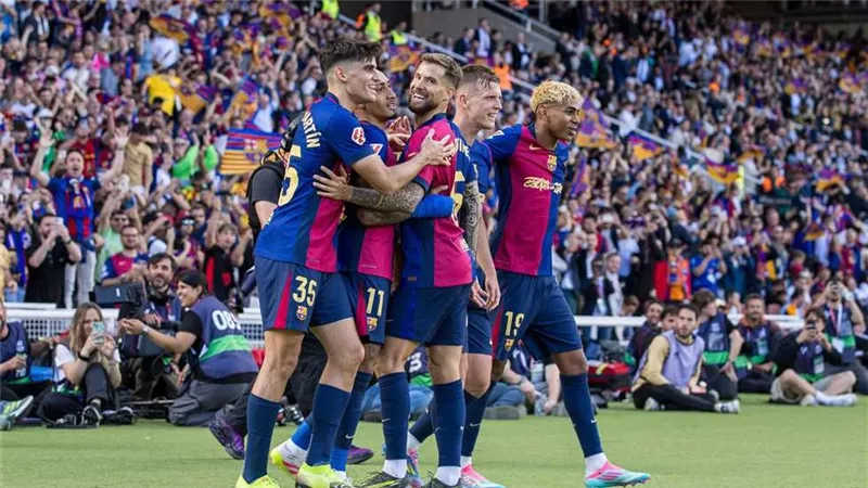 عودة ليفاندوفسكي.. قائمة برشلونة لمواجهة ليفانتي بالدوري الإسباني