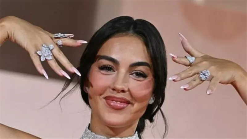 جورجينا رودريغيز تخطف الأنظار في مهرجان فينيسيا السينمائي 2025