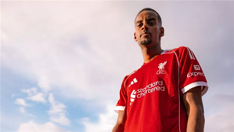 بإنفاق نصف مليار يورو.. ليفربول يُغير قواعد اللعبة في ميركاتو الصيف بإنجلترا