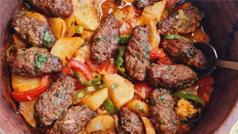 طريقة عمل صينية البطاطس بالكفتة 
