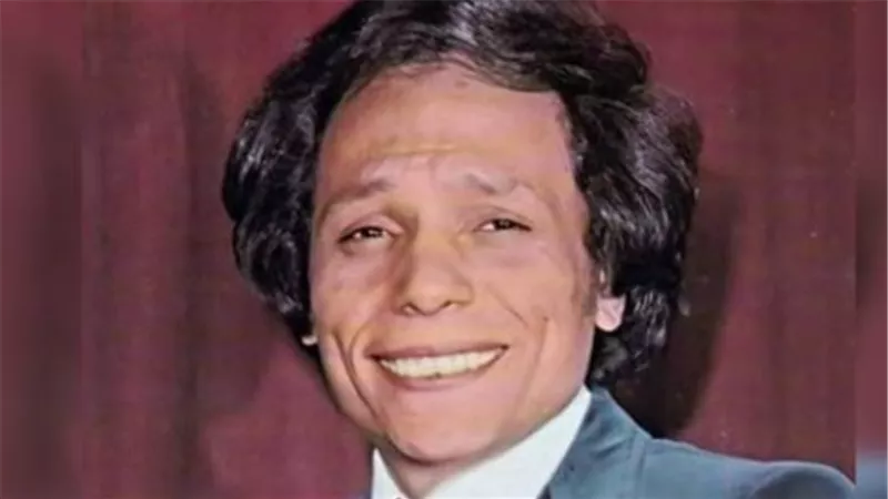 عادل إمام: الزعيم وأشهر أفلامه ومسلسلاته طوال مسيرته الفنية