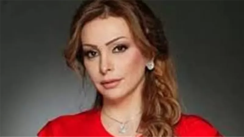 أمل حجازي: رحلة من الغناء والشهرة إلى الحجاب وقرار خلعه