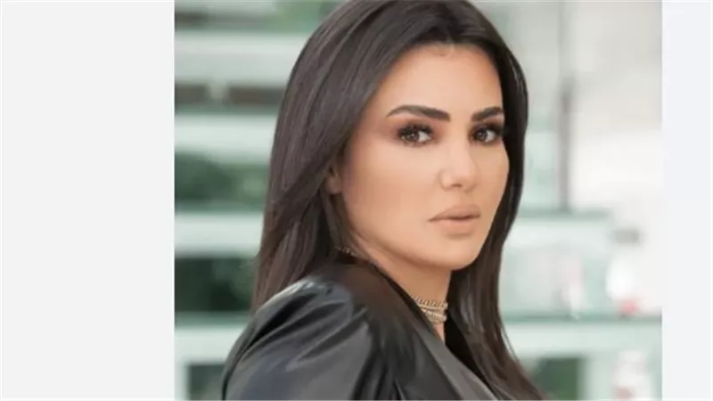 دينا فؤاد على السوشيال ميديا وحب الجمهور