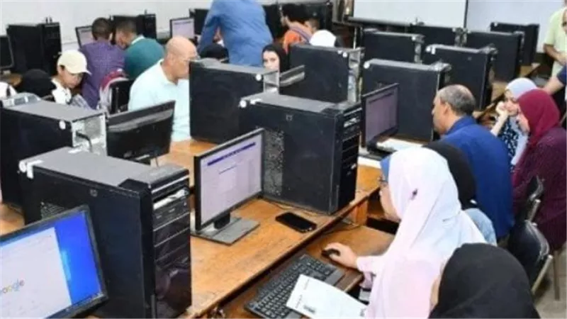 الكليات والمعاهد المتاحة لطلاب المرحلة الثالثة 2025 بحد أدنى 205 درجات