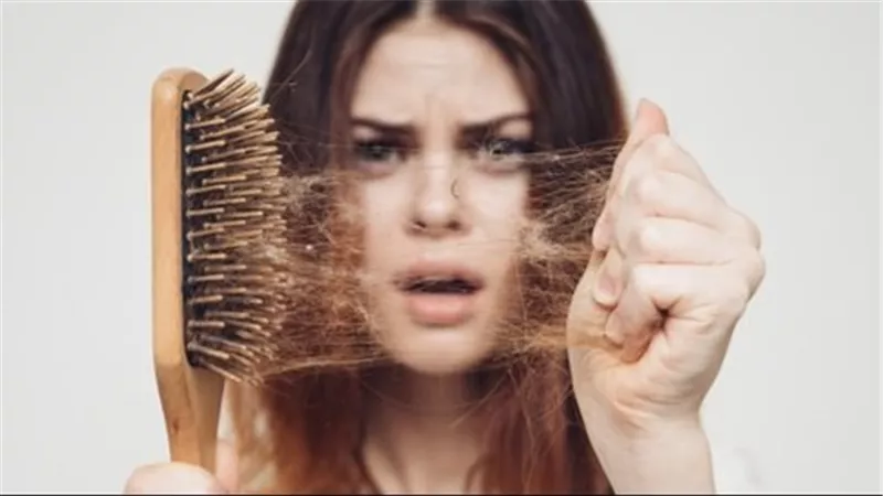 أسباب تساقط الشعر.. 17 سببًا قد لا تعرفها