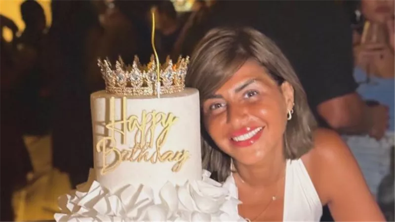 منة فضالي تحتفل بعيد ميلادها الـ42 بإطلالة مميزة ورسالة صادقة لجمهورها