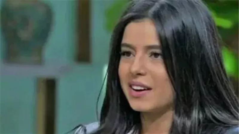 مريم عامر منيب تودع خطيبها الراحل عمرو ستين بالدعاء والدموع