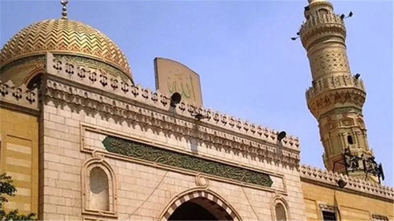 مسجد وضريح السيدة نفيسة بالقاهرة.. قبلة الزائرين ومحبي آل البيت