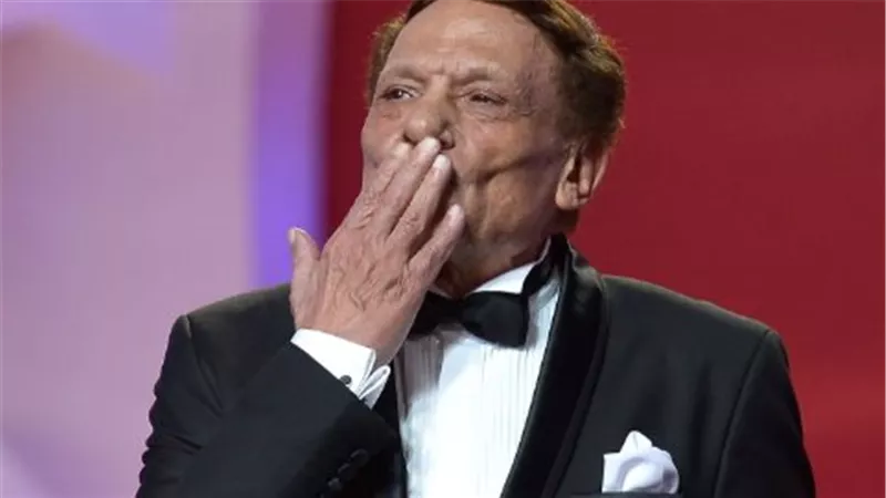 رمزية تقليد عادل إمام في الأفراح.. قصة الفيديو الطريف