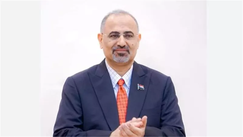 قرارات عيدروس الزُبيدي: إعادة هيكلة الجنوب وبناء مؤسسات دولة قوية