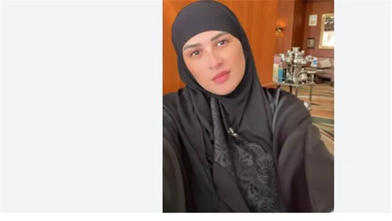 تفاعل الجمهور مع زيارة ياسمين عبد العزيز لمكة المكرمة