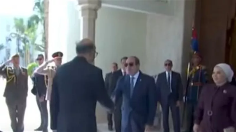 السيسي لنظيره السنغافوري: مصر ترفض تهجير الشعب الفلسطيني من أرضه