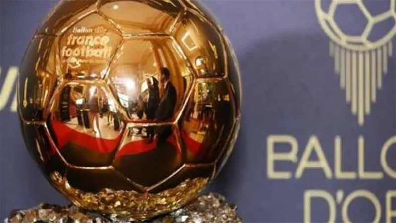 الكرة الذهبية 2025: قائمة العشرة الأوائل وترتيب محمد صلاح بين المنافسين