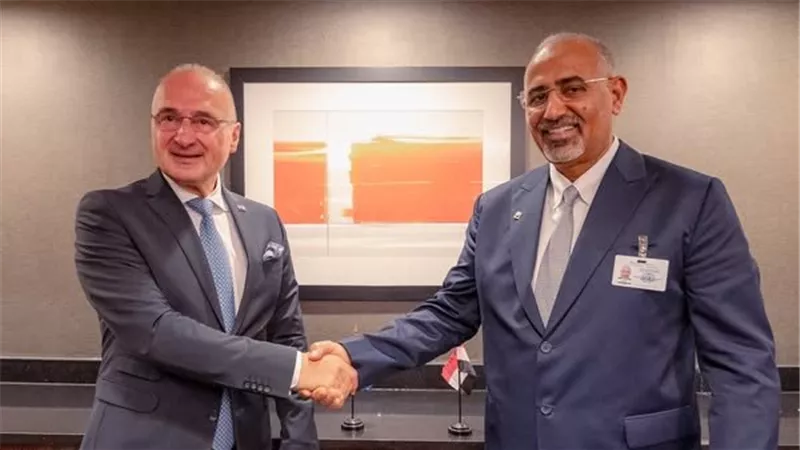 عيدروس الزُبيدي يشيد بتجربة كرواتيا في الاستقلال وإعادة بناء الدولة