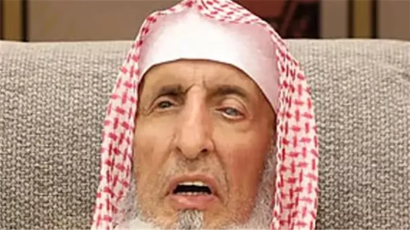 الشيخ عبدالعزيز آل الشيخ.. مسيرة علمية ودعوية حافلة في خدمة الإسلام