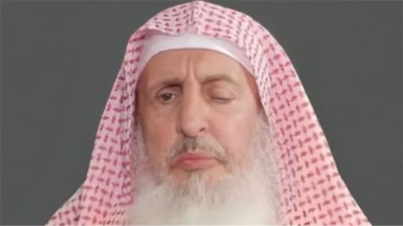 مسيرة الشيخ عبدالعزيز آل الشيخ التعليمية والشرعية من معهد إمام الدعوة إلى مفتي عام المملكة