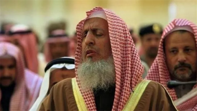 وفاة مفتي السعودية الشيخ عبدالعزيز آل الشيخ: مسيرة علمية ودعوية حافلة