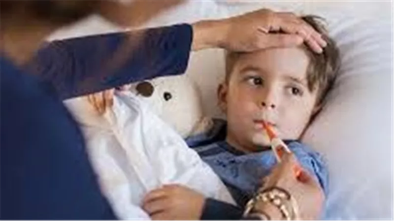 الحمى عند الأطفال.. تعرفي على مخاطرها وأدوية مناسبة لعلاجها