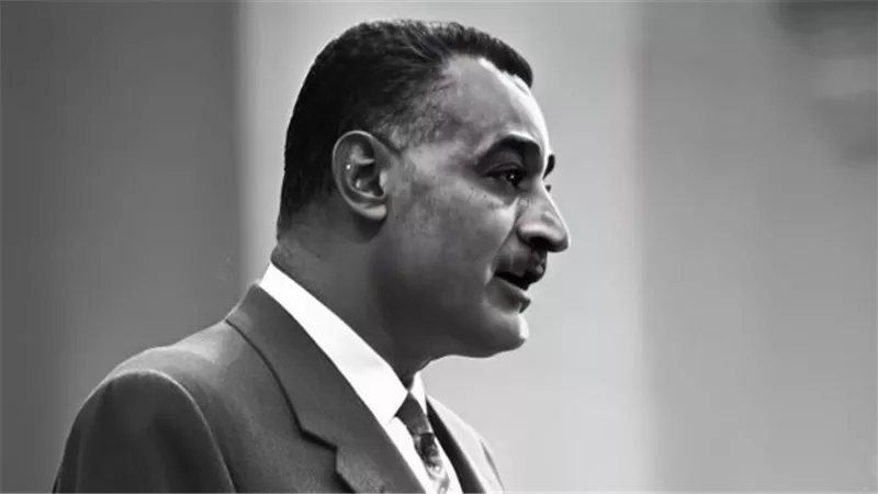 عبد الحكيم جمال عبد الناصر يكشف كواليس وفاة والده المفاجئة