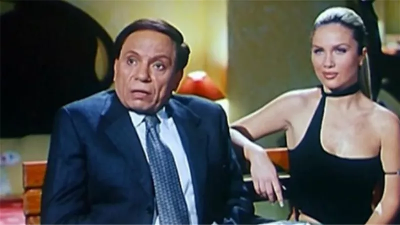 نيكول سابا تهدي تكريم مهرجان الغردقة للزعيم عادل إمام وسط حفاوة كبيرة