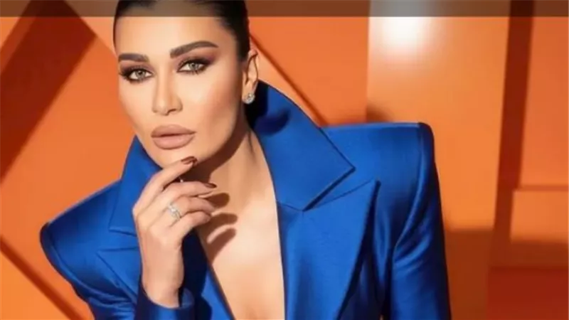 إطلالة غير تقليدية.. نادين الراسي بفستان جمبسوت يثير إعجاب جمهورها