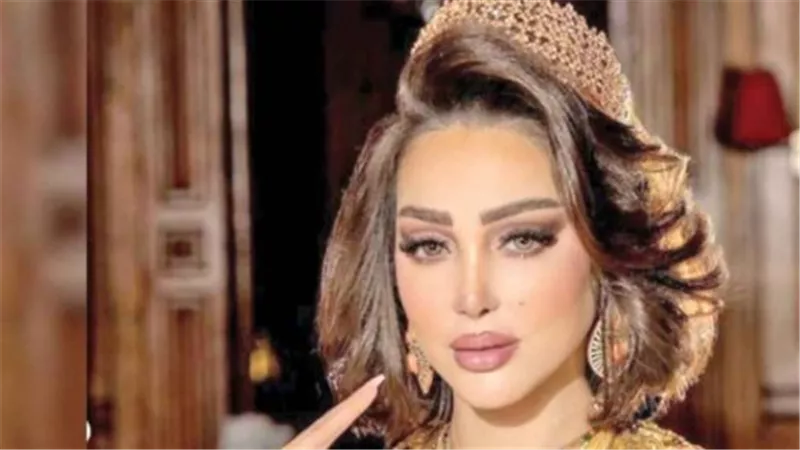 بسمة بوسيل بإطلالة غامضة تجمع بين الأناقة والجرأة في باريس