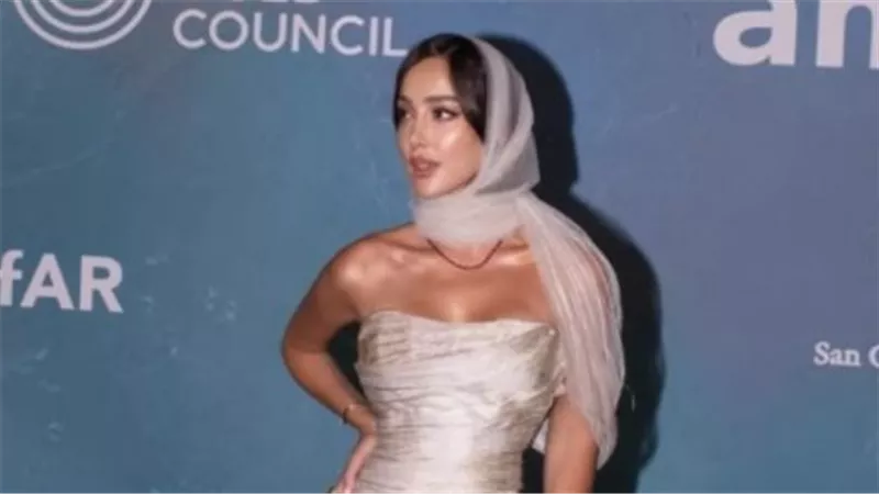 النجمة المغربية بسمة بوسيل تخطف الكاميرات بإطلالتها الفريدة