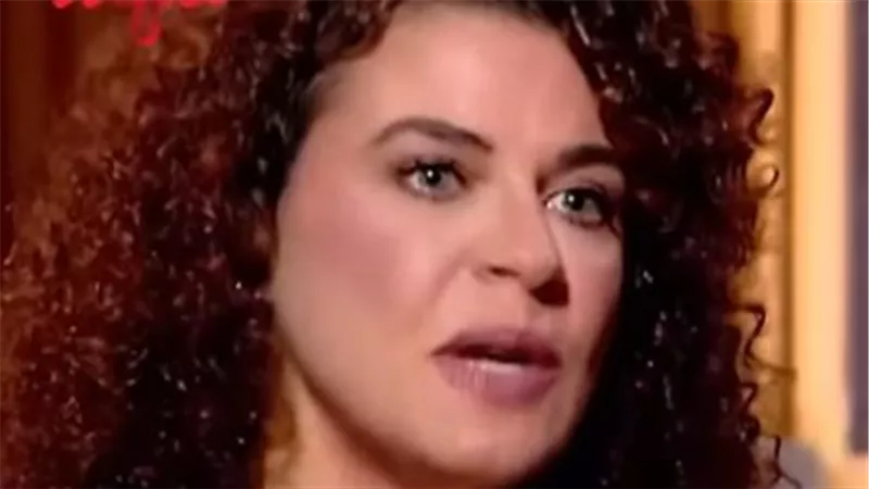 منى هلا تكشف تفاصيل زواجها المدني وأسباب اختياره 2025