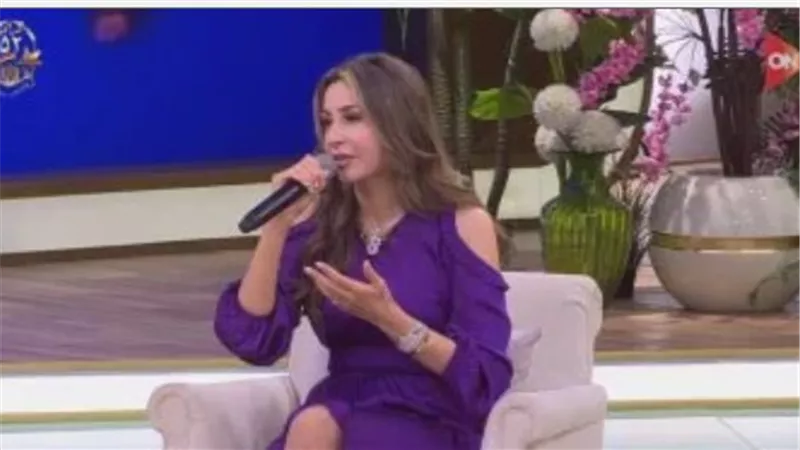 جنات تشيد بأنغام وتكشف سر إعجابها بكاظم الساهر في برنامج منى الشاذلي