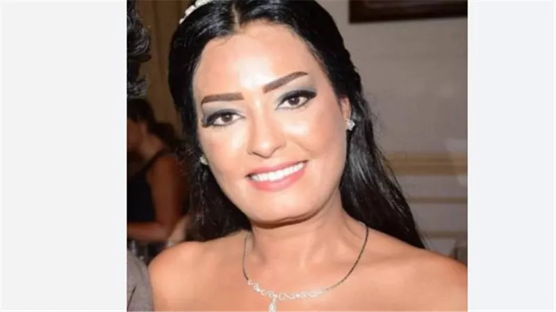 الفنانة إنجي عبدالله تواجه المرض والانفصال بقوة الإرادة والدعم العائلي